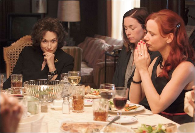 10 świetnych filmów i seriali, których bohaterowie odkrywają intrygujące, rodzinne tajemnice