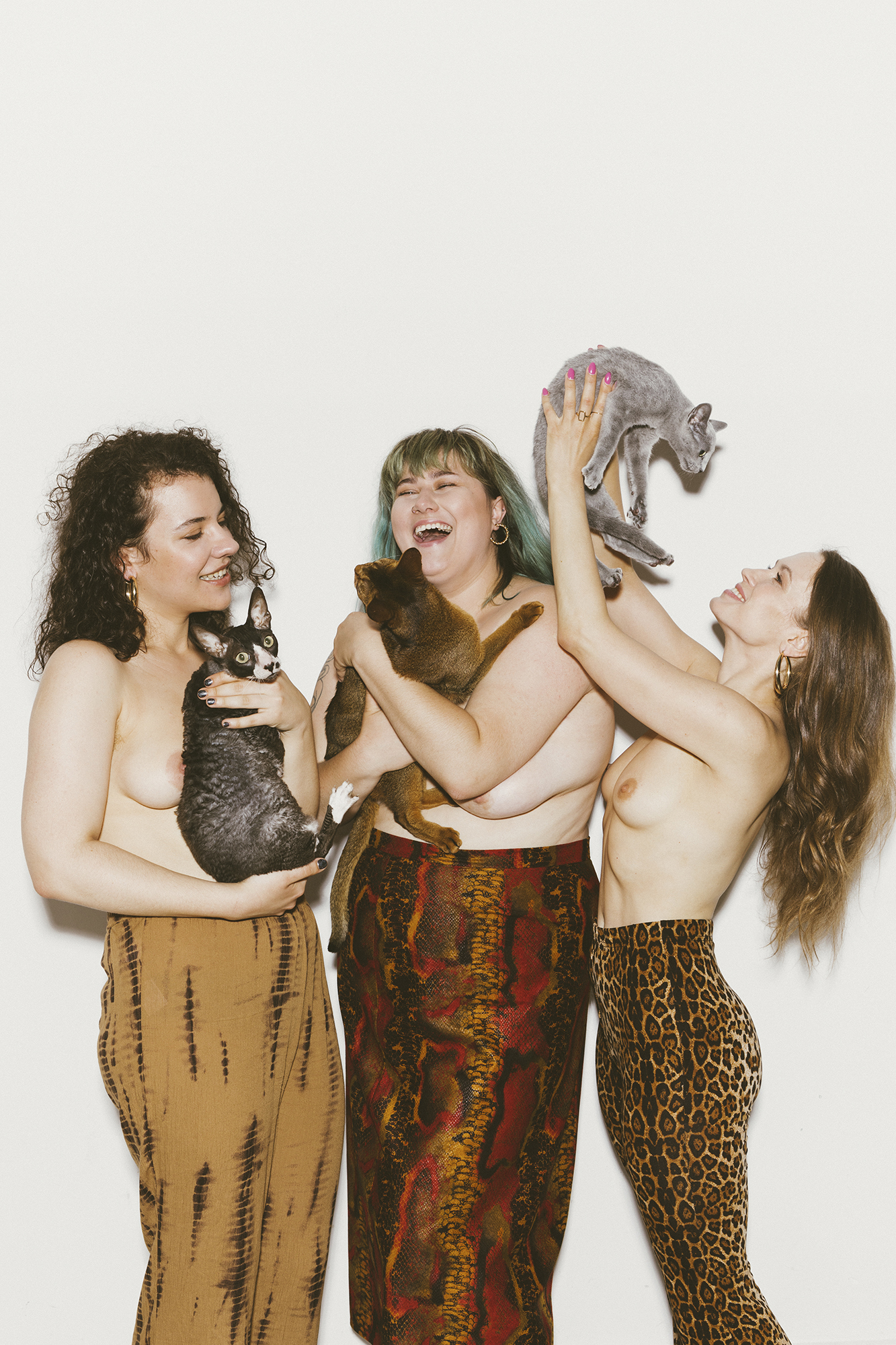 Znane Polki zapozowały topless z kotami, żeby wesprzeć rodziny białoruskich więźniów politycznych