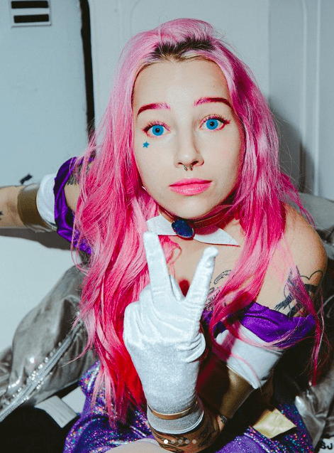 Young Leosia oddała wynagrodzenie za koncert na cele charytatywne. Młoda wokalistka wesprze dziewczyny