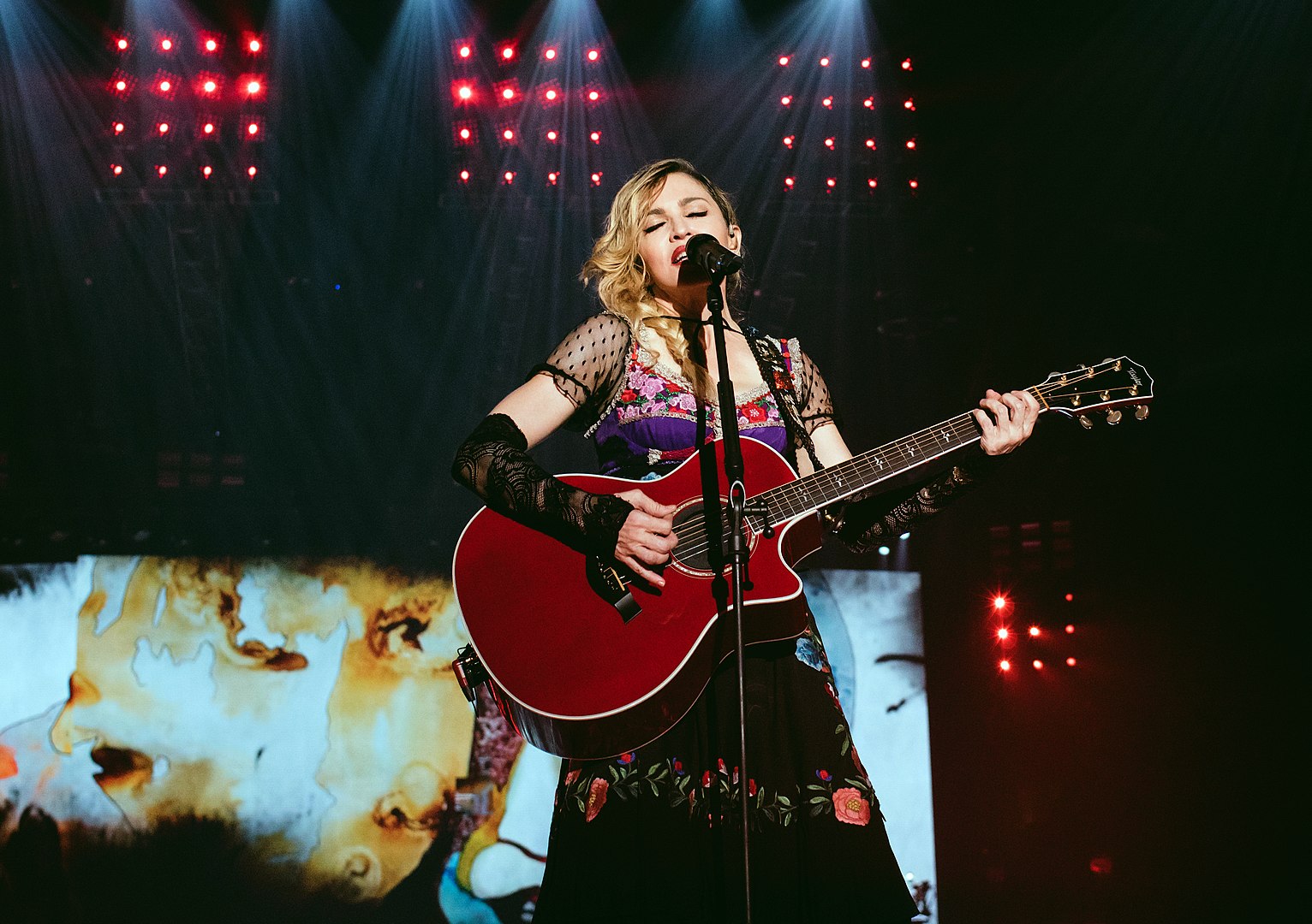 Madonna pokazała środkowy palec Putinowi. Stanowczy wpis artystki obiegł świat