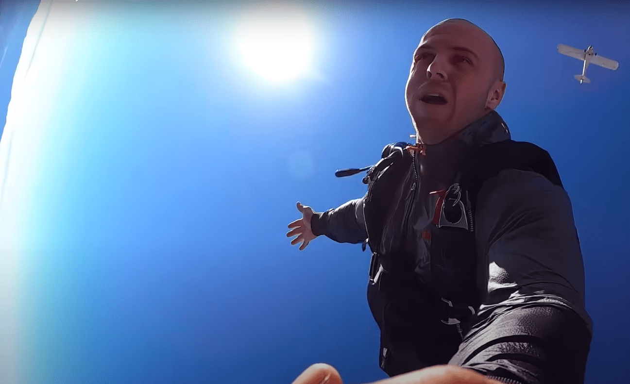 Youtuber sfingował wypadek samolotu, wstawił filmik i przypłacił to licencją pilota...