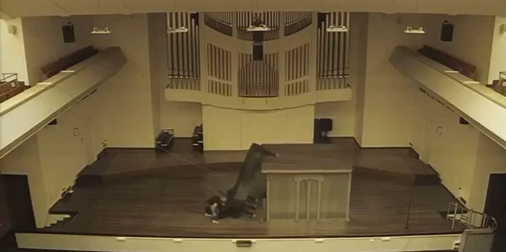 W Poznaniu spadł ze sceny fortepian wart milion złotych