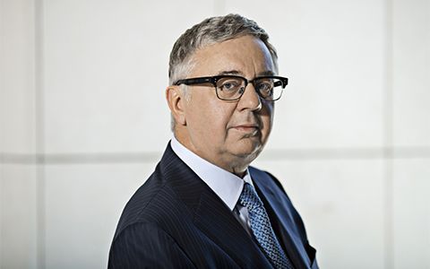 „Mniej zarabiającym trzeba wytłumaczyć, żeby nie żarli tyle mięsa" – radzi polski milioner.