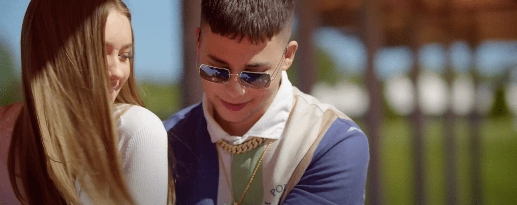 „Jestem pierdolonym dżentelmenem". Syn Górniak wypuścił nowy singiel