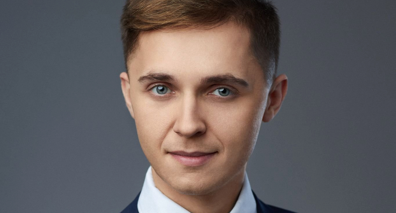 Ma 29 lat i właśnie został najmłodszym profesorem w Polsce. Kim jest Mateusz Hołda?