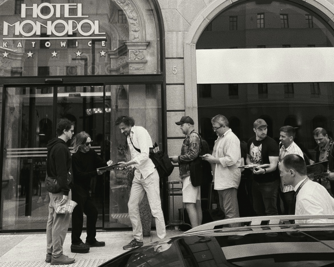 OFF Festival: Gdyby David Bowie stał obok nas pod sceną, zdjąłby czapkę z głowy