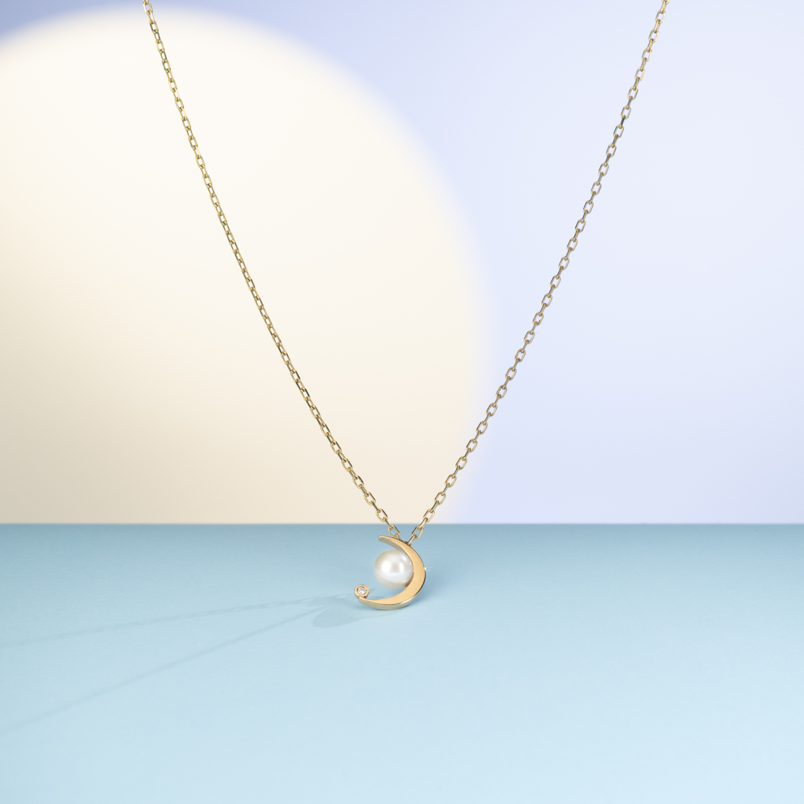 Izabella Budryn prezentuje swój pierwszy utwór i teledysk