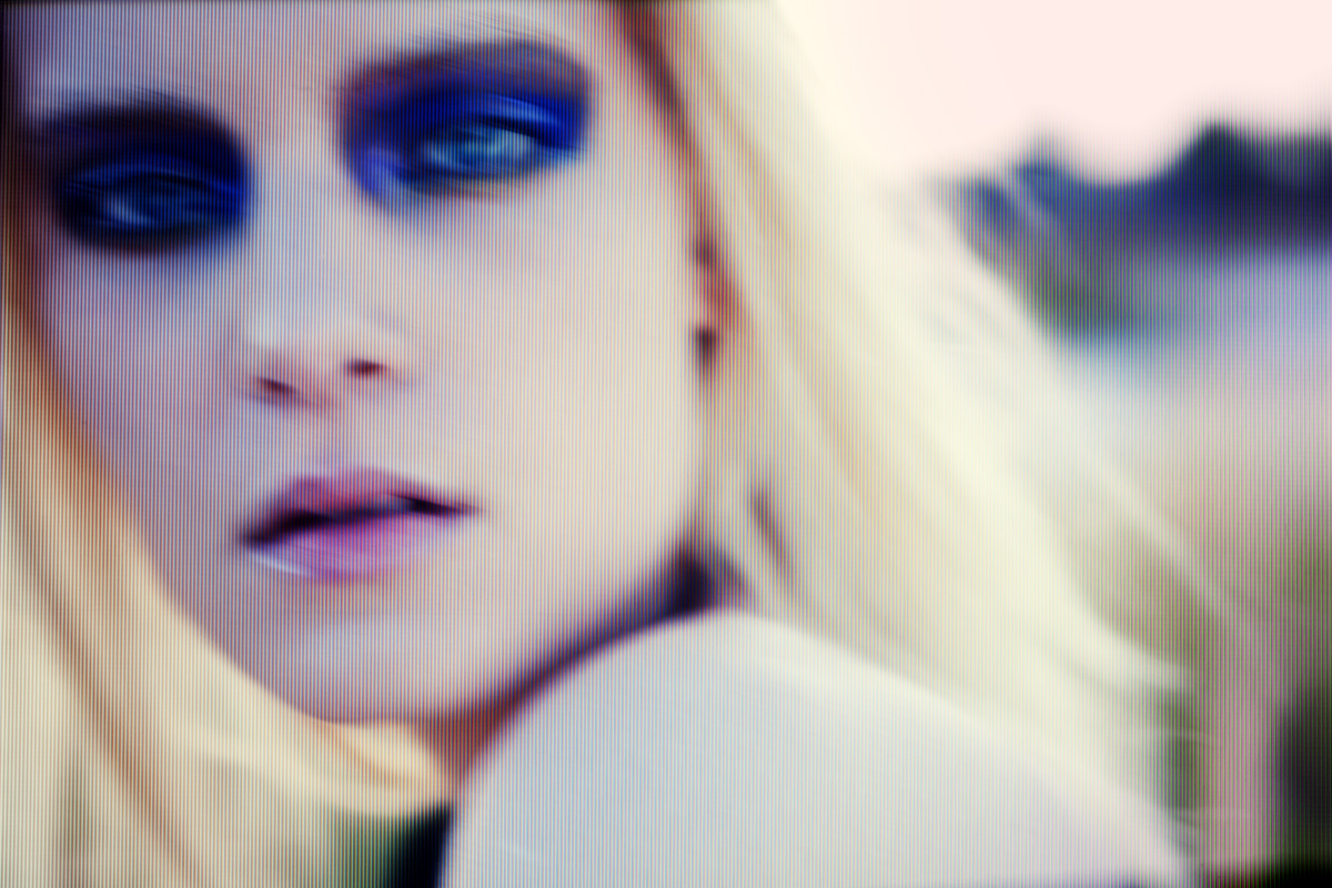 Z archiwum: sesja okładkowa numeru K MAG 10 (2009 r.) inspirowana albumem „OK Computer” Radiohead