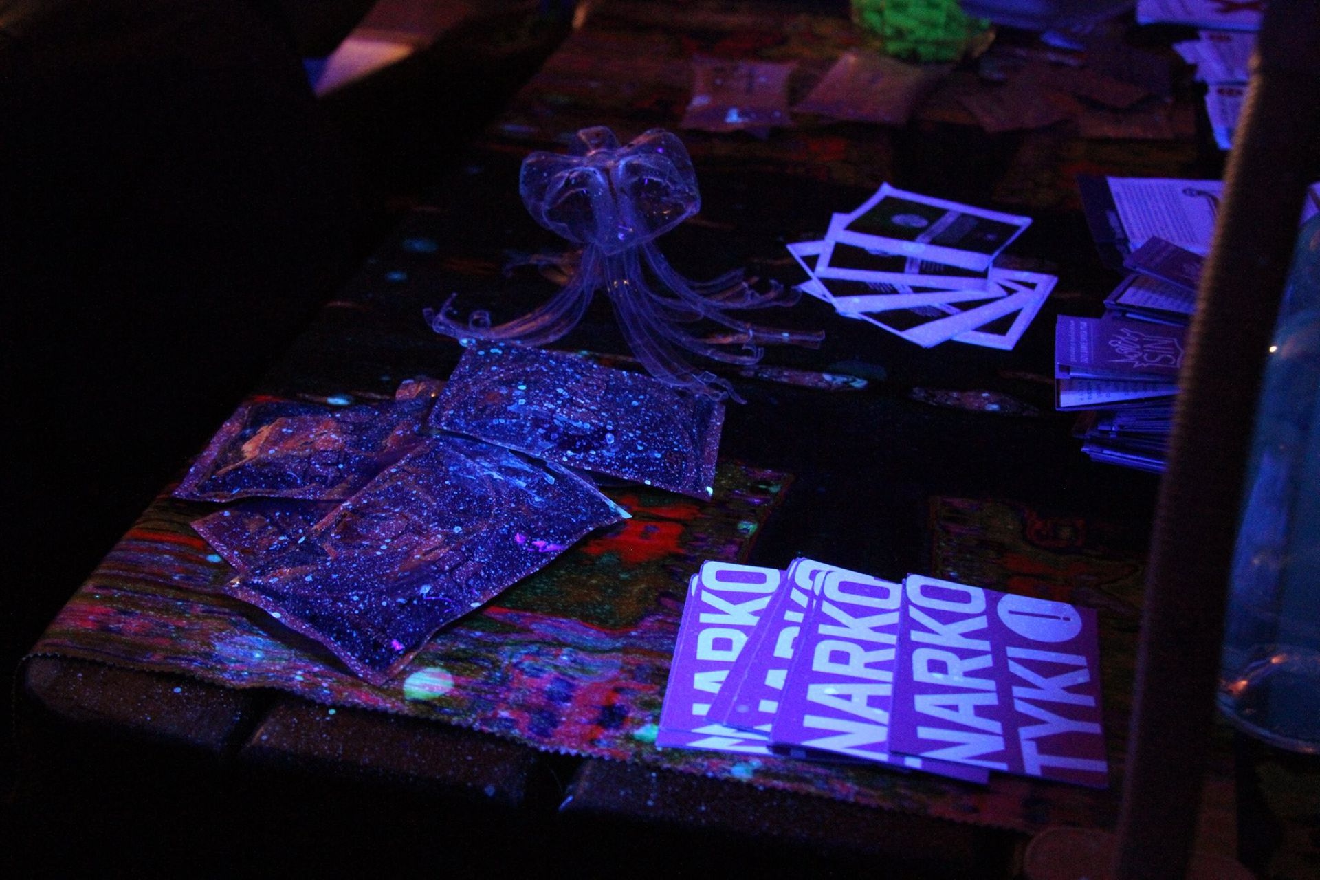 „Jeśli wciągasz nosem, nigdy nie dziel się rurką!” – Dni Mózgu w Gdańsku uczą młodzież szkolną jak zdrowo ćpać