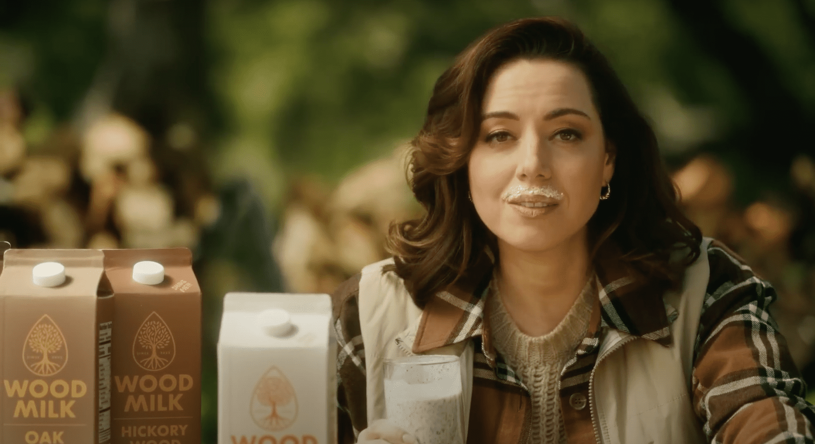 Aubrey Plaza hejtowana za udział w satyrycznej antyreklamie mleka roślinnego
