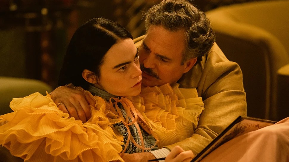 Willem Dafoe przywraca Emmę Stone do życia w trailerze nowego filmu Lanthimosa