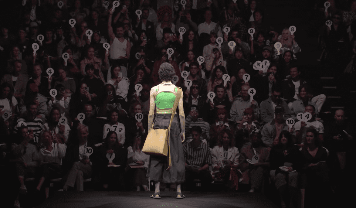 Pokaz, w którym publiczność ocenia kreacje – marketingowa 10 dla Sunnei