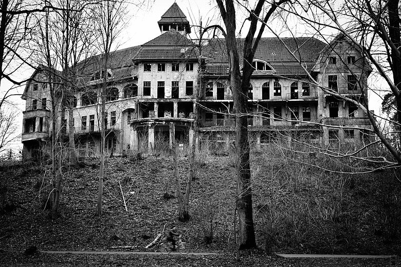 Między światami: globalna mapa nawiedzonych miejsc