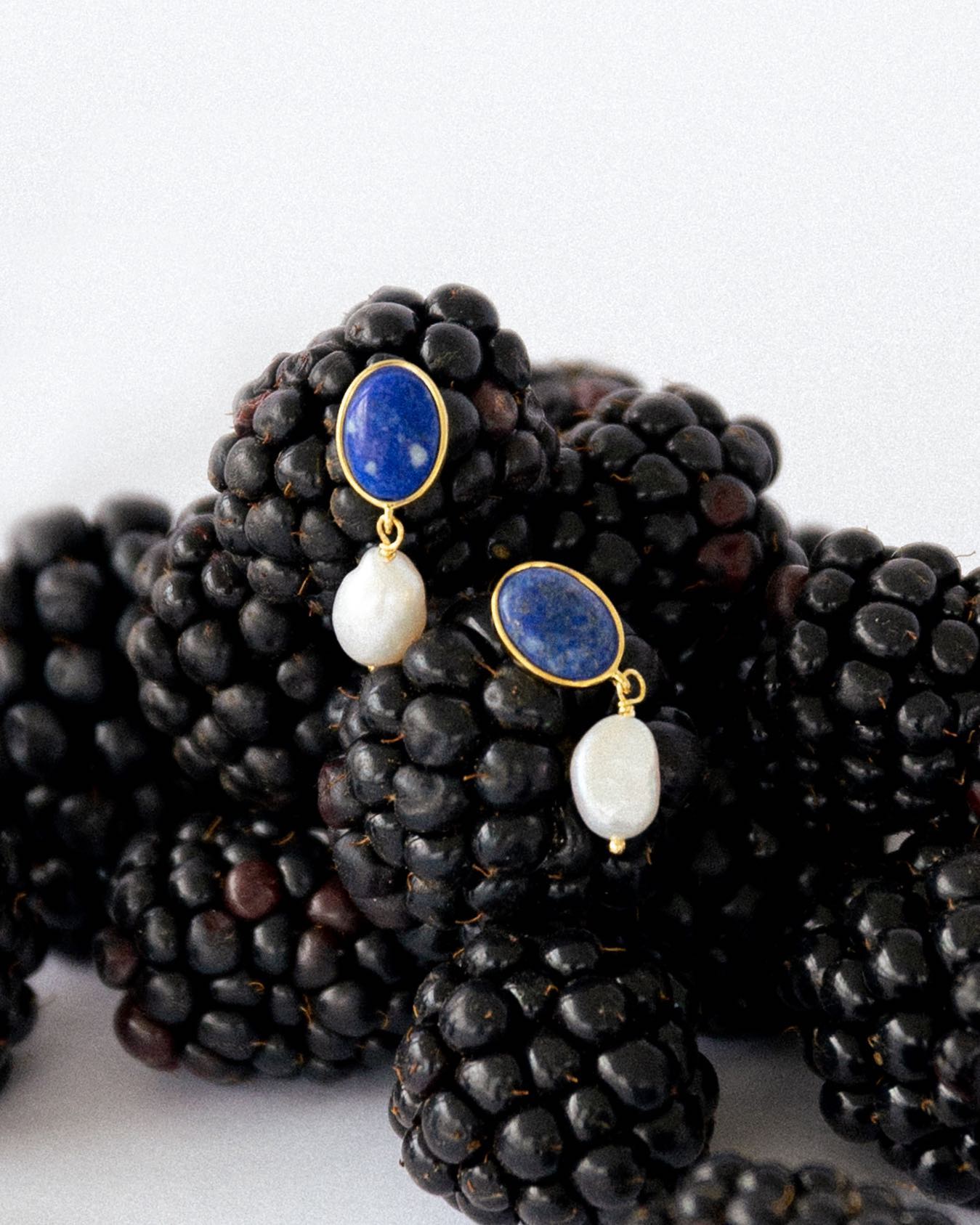 Biżuteria na prezent. 5 trendów na 2024, które zabłysną pod tegoroczną choinką