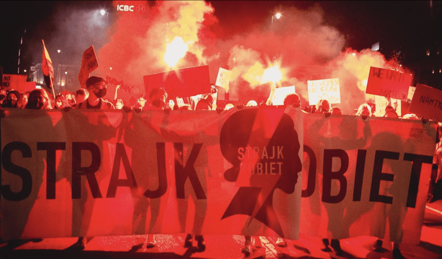 Hołownia znowu każe czekać kobietom – projekty dotyczące aborcji przełożone