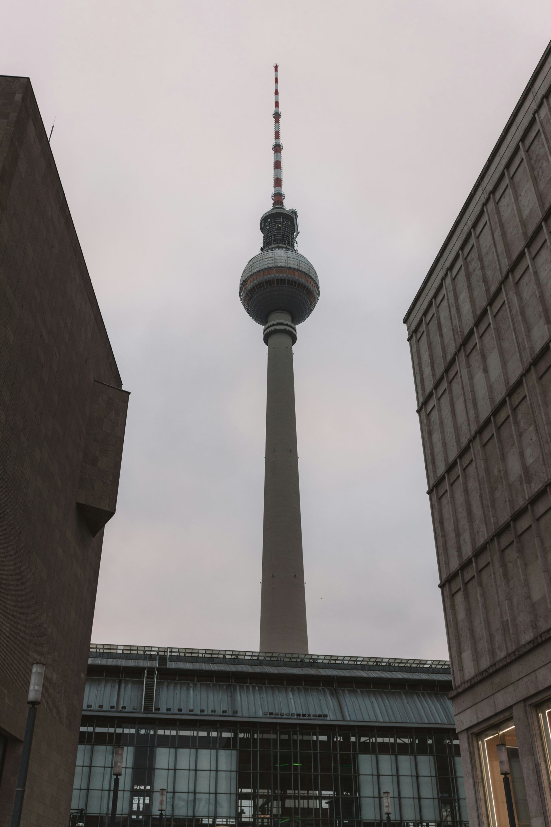 [Z archiwum K MAG] Berlin wcale nie był centrum niemieckiej muzyki elektronicznej. Krótka historia rave’u