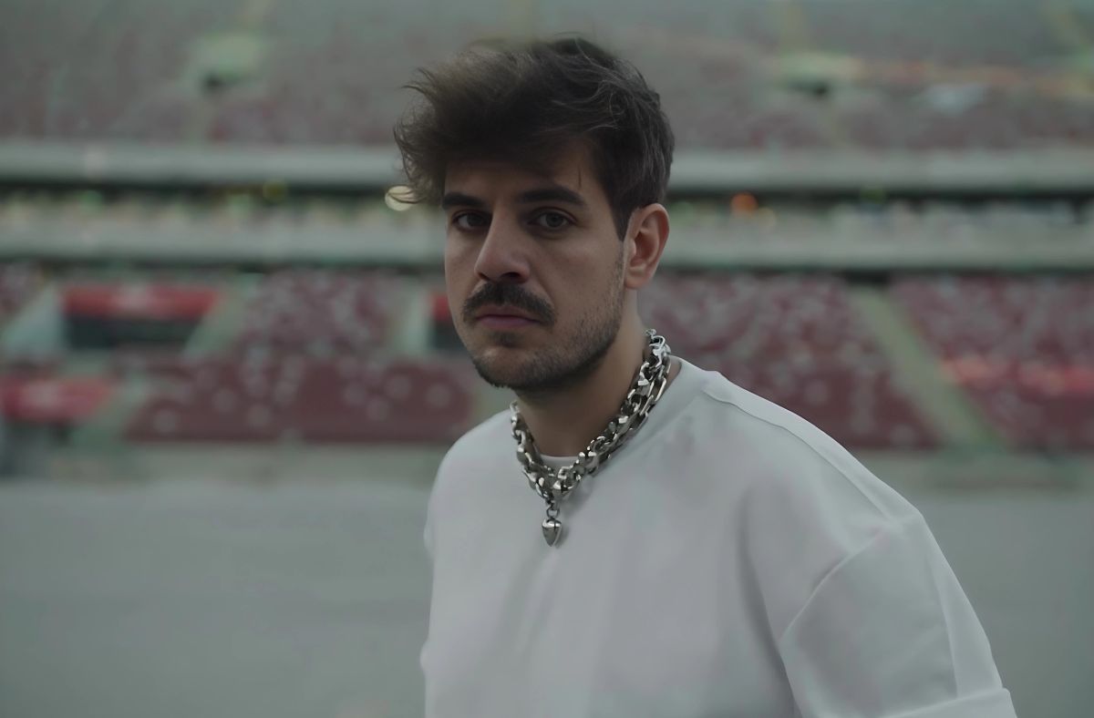 „Głównie to się snułem. Po szkołach. Po spelunach. Po pijalniach wódki” – mówi Taco Hemingway w krótkim filmie o sobie