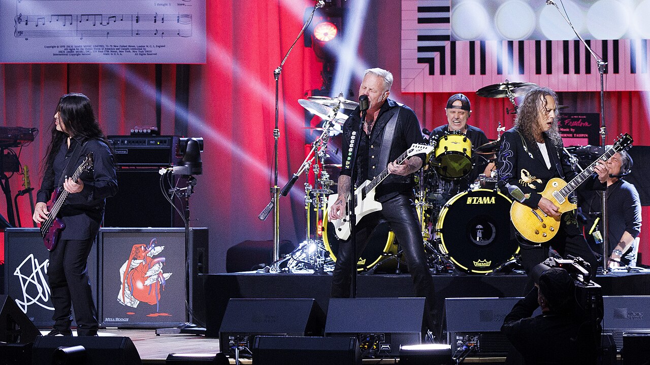 Metallica zaśpiewała polski hit na koncercie w Warszawie. Fani oszaleli! [WIDEO]