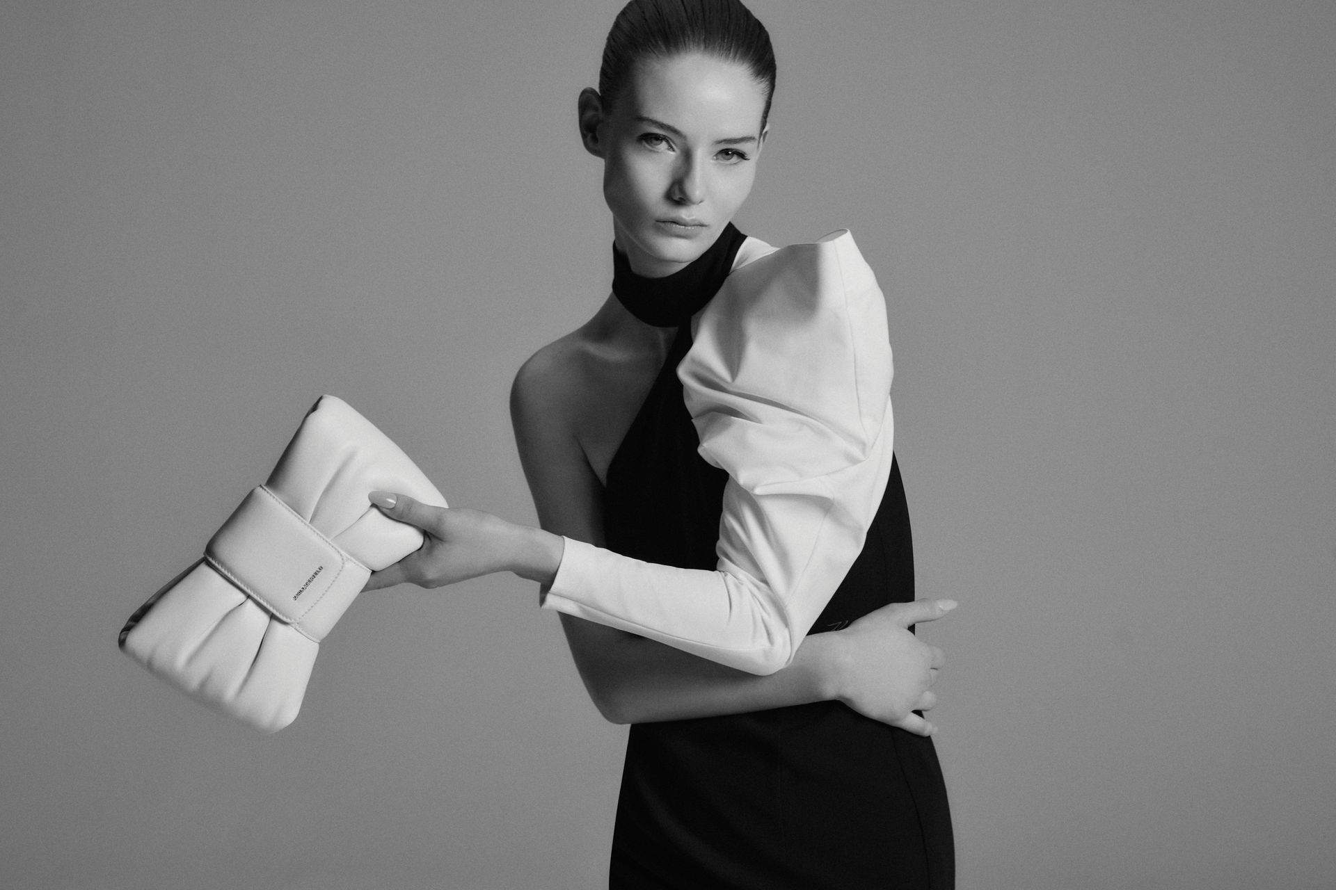 KARL LAGERFELD prezentuje nową kolekcję STUDIO. W Polsce dostępna jest wyłącznie w ANSWEAR Concept Store, a my już ją widzieliśmy!