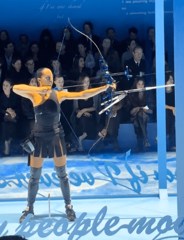 Od greckiej bogini do Katniss Everdeen: Pokaz Diora, który podbił internet [WIDEO]