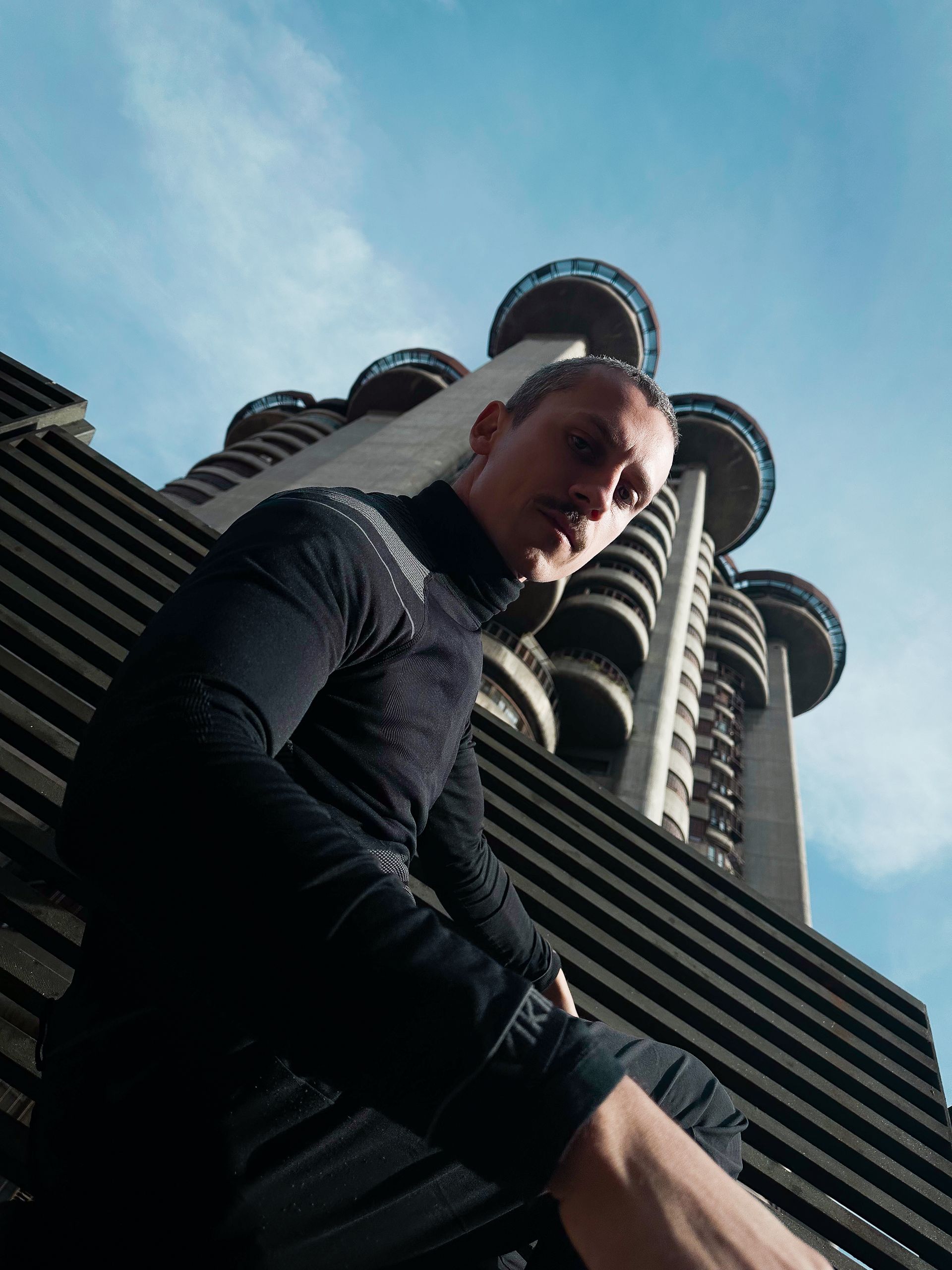 Tylko u nas! Baasch odsłania „Ślady”. Teledysk powstał we współpracy z Adą Zielińską i PWEE3000 [PREMIERA]