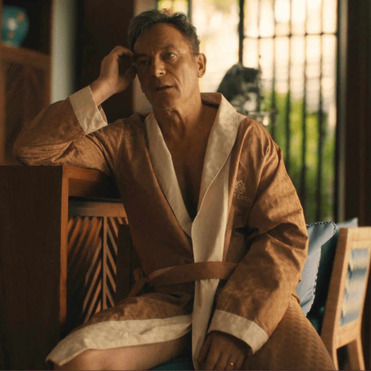 „Nie słyszałem, by ktoś dyskutował o jej waginie”. Kontrowersyjna wypowiedź aktora „Białego lotosu”