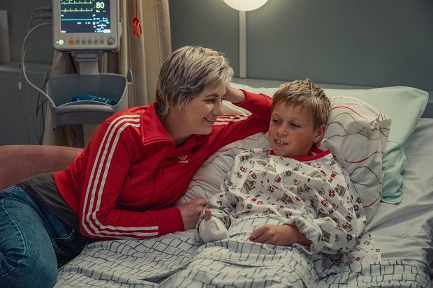 „Toksyczne miasto”  – genialny serial z prawdziwą historią w tle [RECENZJA]