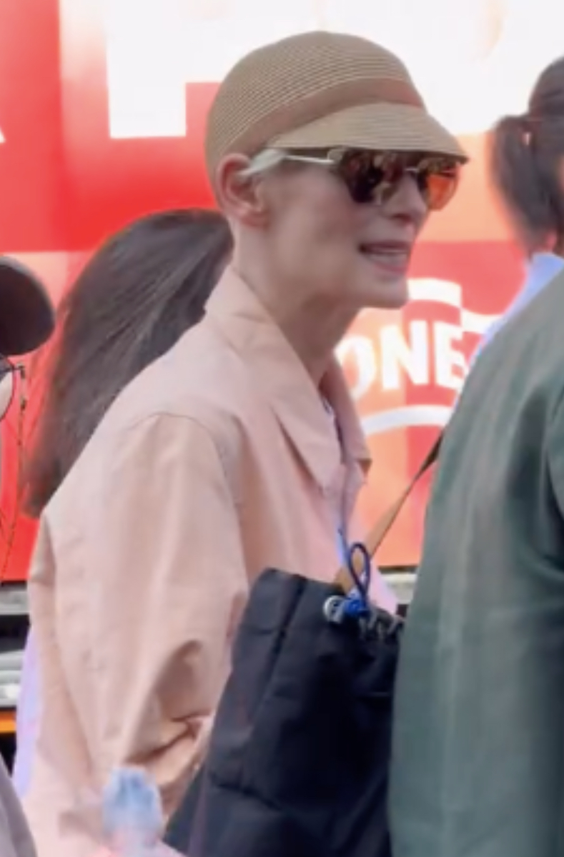 Tilda Swinton wzięła udział w Paradzie Równości w Poznaniu! [WIDEO]