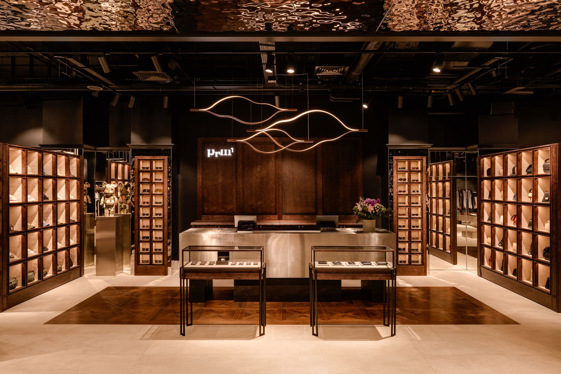 Tam znajdziemy marki takie jak Rick Owens, MM6 Maison Margiela czy adidas Originals. PRM podsumowuje rok