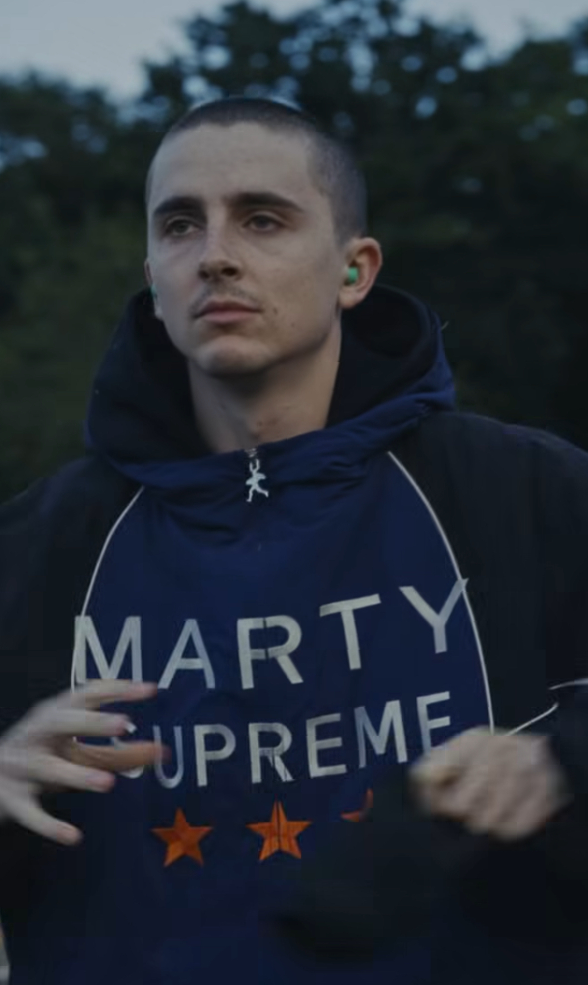 Timothée Chalamet zgolił włosy. Fryzurę ujawnił podczas transmisji na żywo