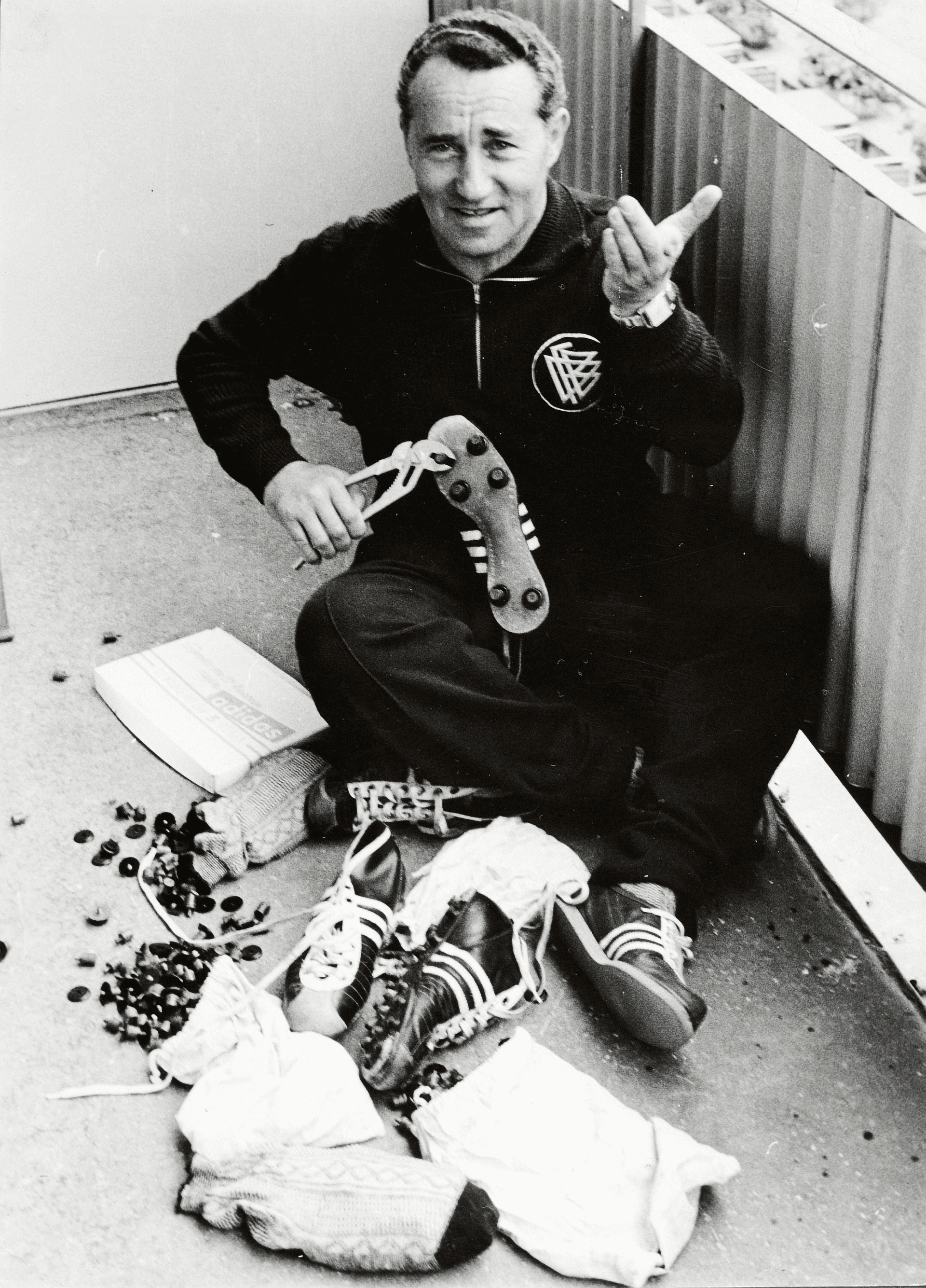 Związek mody i sportu na przestrzeni lat bywał burzliwy. Moda niesie tożsamość, klasowość, a nawet nieposkromioną rebelię