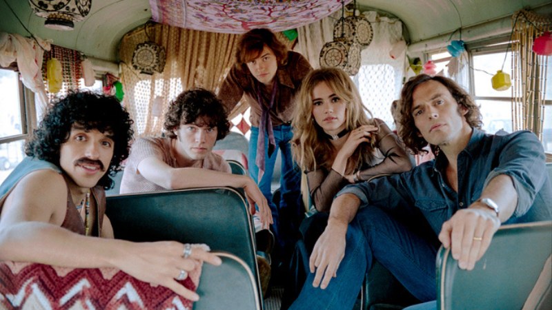 10. „Daisy Jones & The Six”