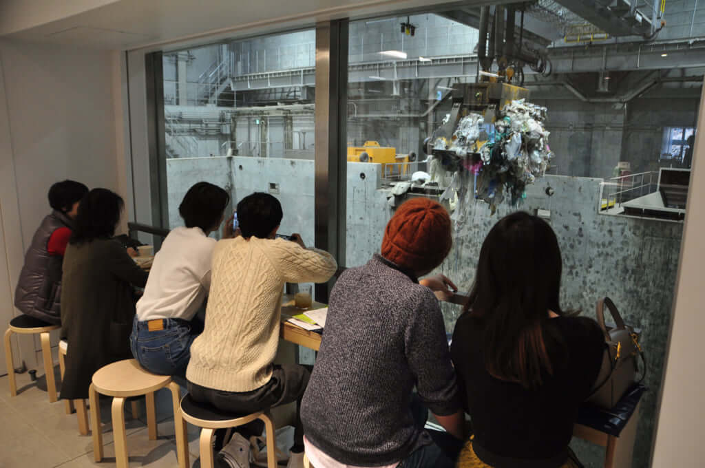 4. „Gomi Pit”, Japonia