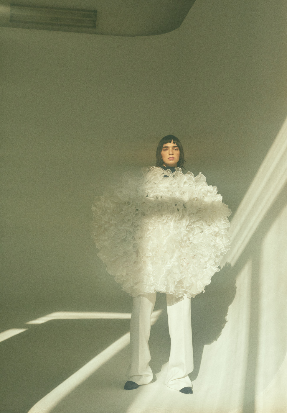 Sukienka Kryszy, spodnie Tomasz Ossoliński, buty Miista