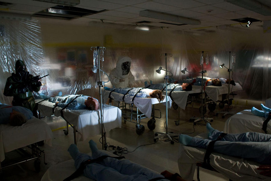 „Szaleńcy”/„Opętani” (1973/2010), reż. George Romer/Breck Eisner