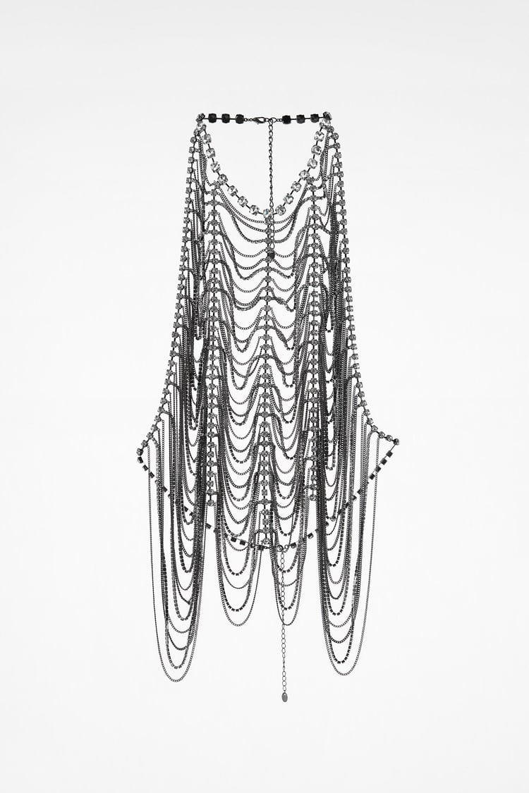 Top z łańcuchów i kamieni