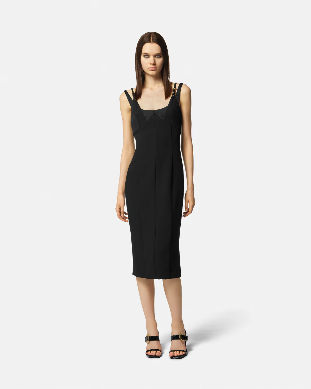 15 romantycznych i ekstremalnie stylowych zachwytów z nowej kolekcji Versace Jeans Couture