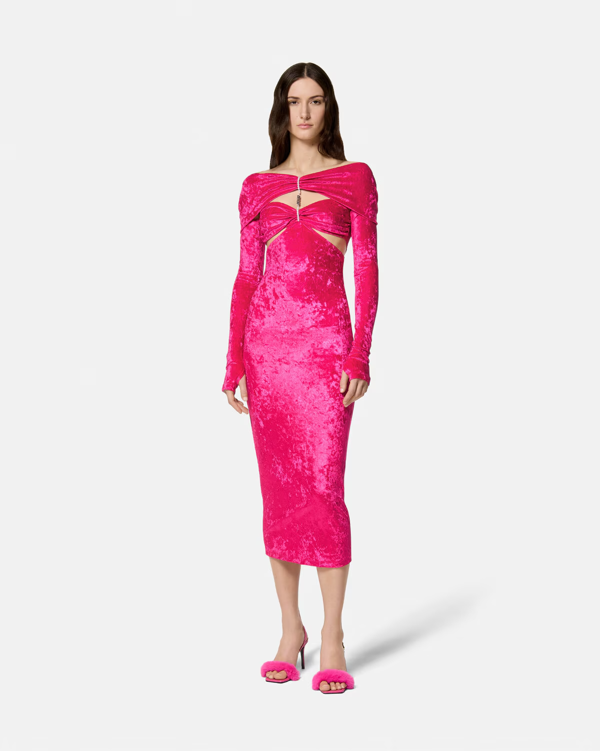 15 romantycznych i ekstremalnie stylowych zachwytów z nowej kolekcji Versace Jeans Couture