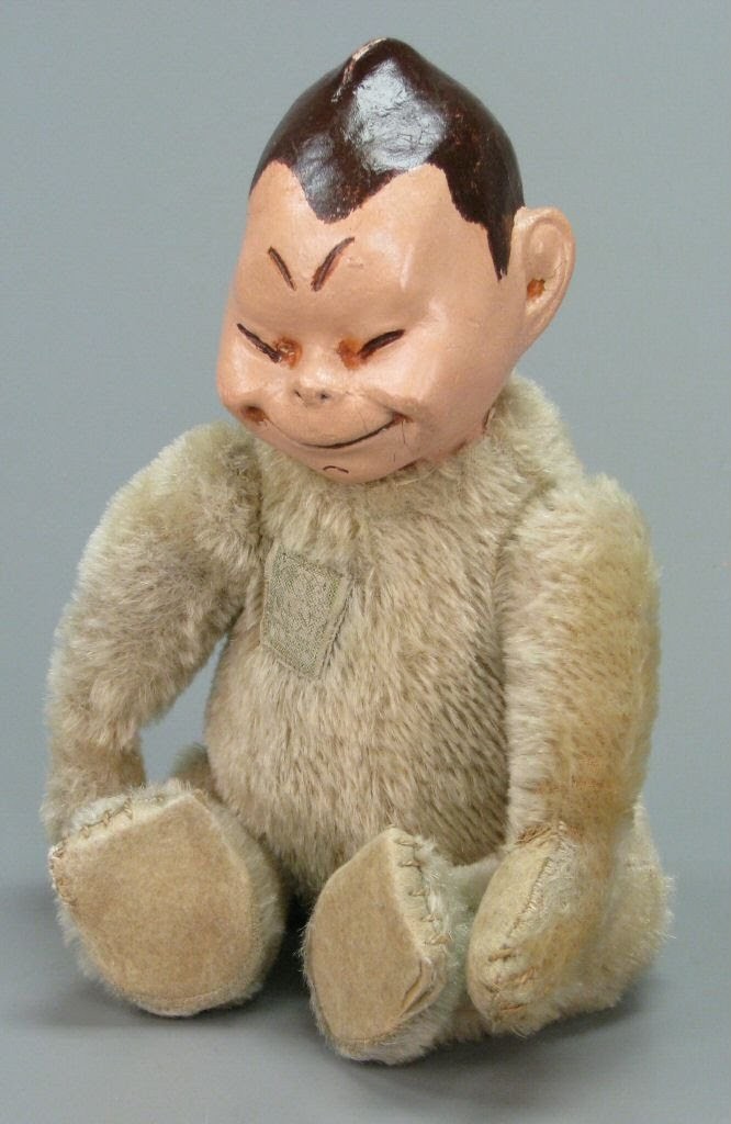 Demoniczna maskotka Billiken - Rogers Historical Museum w Arkansas