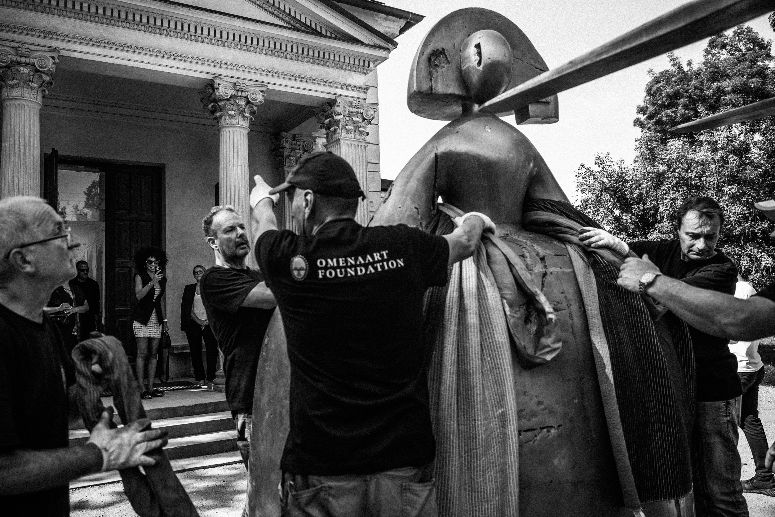 Hiszpańska królowa Reina Mariana wita gości w Ogrodzie Muzeum Pałacu w Wilanowie