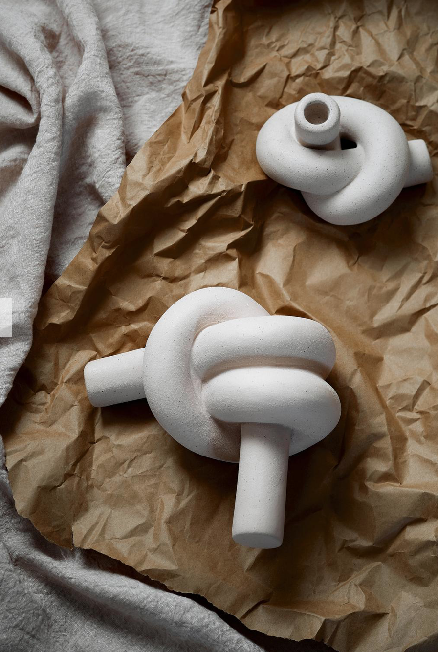 Zakręcone świeczniki z kamionki